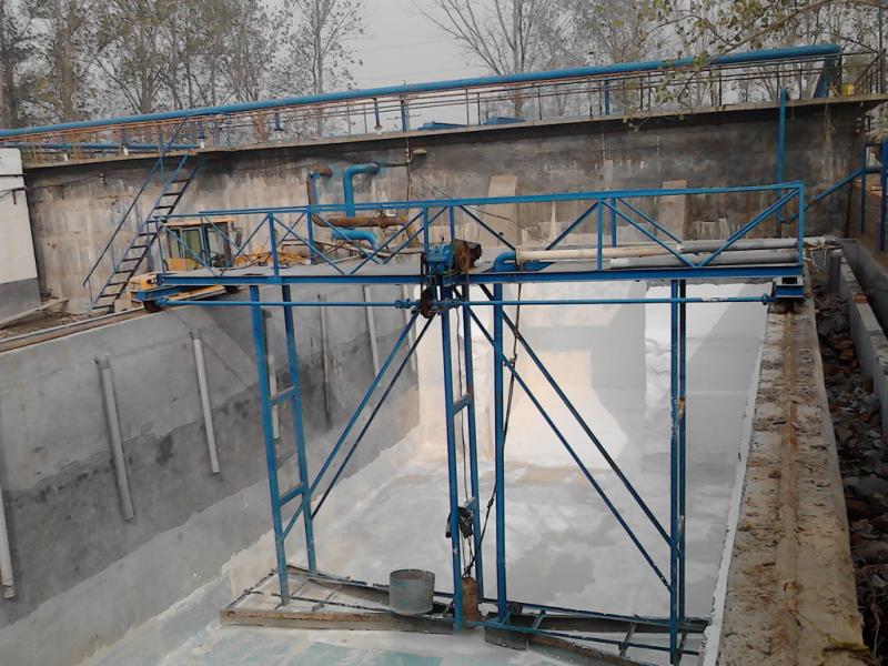 刮吸泥機的結(jié)構(gòu)與工作原理